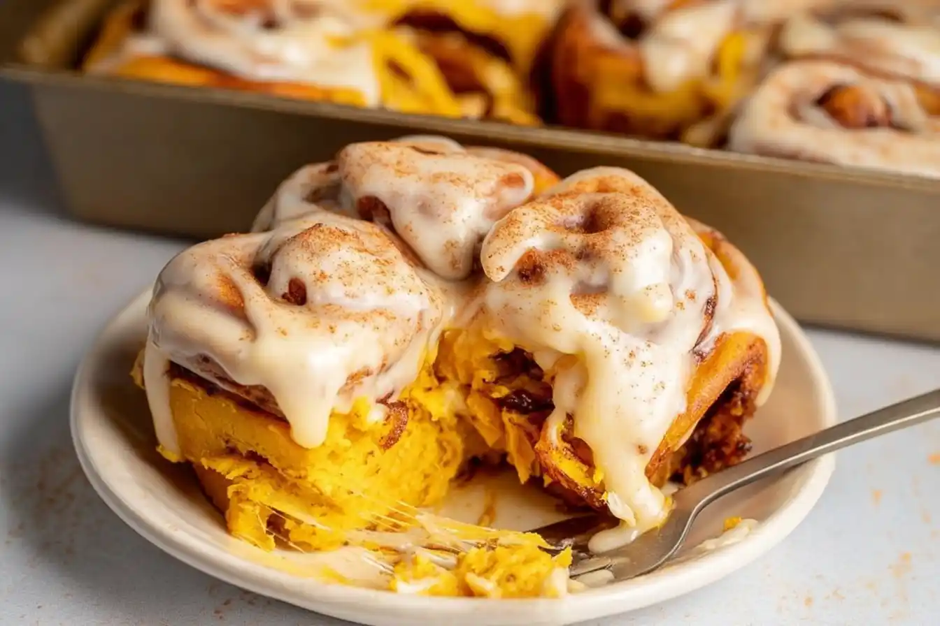 Pumpkin Cinnamon Rolls with Cream Cheese Icing Pumpkin Cinnamon Rolls with Cream Cheese Icing