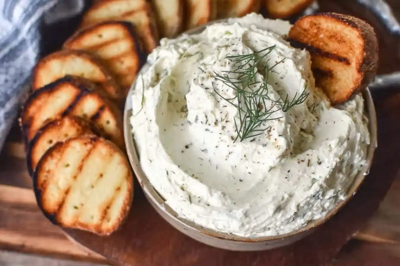 Homemade Boursin Cheese Recipe (Easy & Creamy) Homemade Boursin Cheese Recipe (Easy & Creamy)