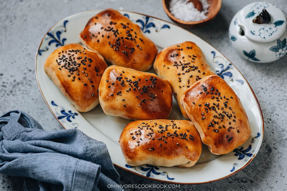 Chinese Baked Buns (烤包子, Kao Bao Zi) Chinese Baked Buns (烤包子, Kao Bao Zi)