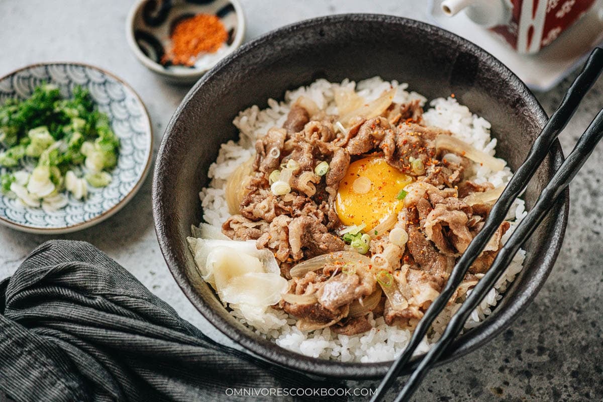 Gyudon (Japanese Beef Rice Bowl) Gyudon (Japanese Beef Rice Bowl)